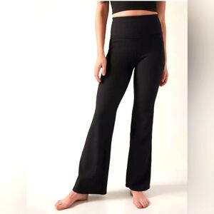 ATHLETA Black Salutation Stash Rib Flare pants with pockets Small, Regular